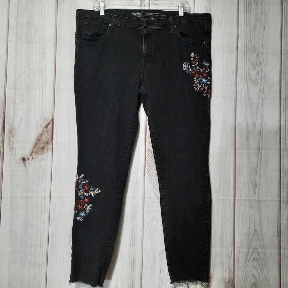 Mossimo Mid-Rise Skinny Jeans Black Floral Embroidered Raw Hem Women 18 Stretch